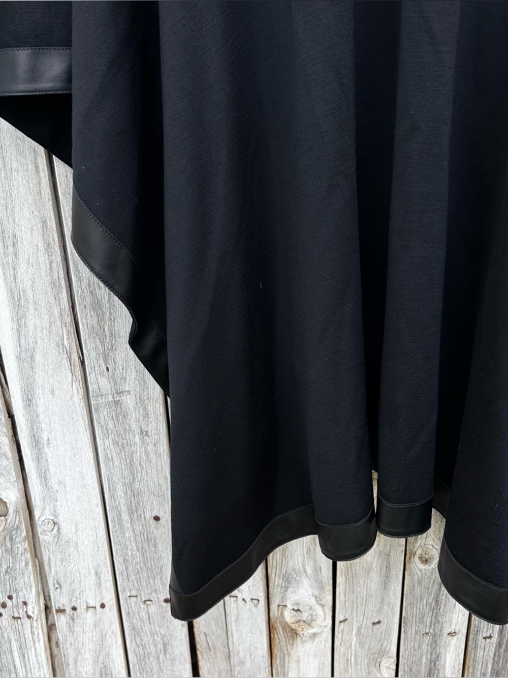 New St. John Milano Knit Leather Trim Cape Wool Rayon Black OS - Picture 11 of 14